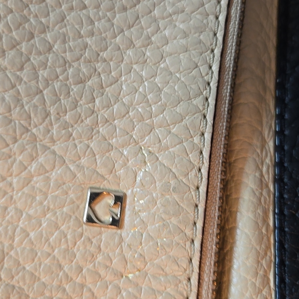 Black and Cream Leather Bag - Picture 6 of 17